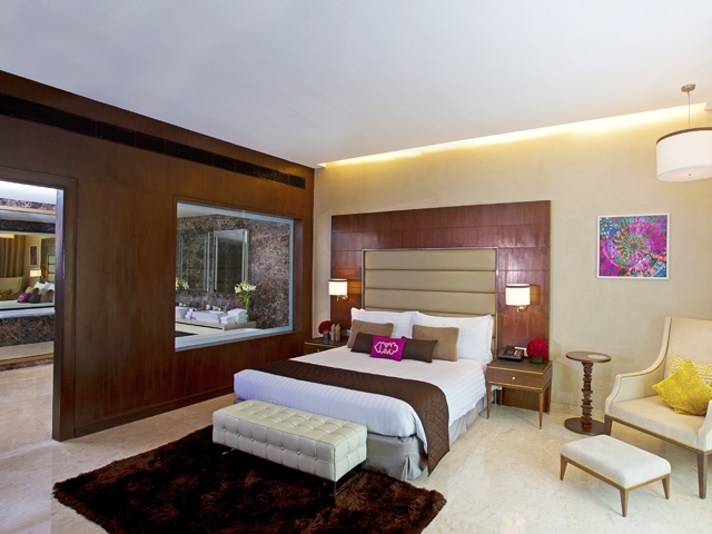 Presidential suit_640x480-5-300x225.jpg