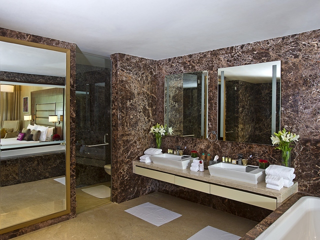 Presidential suit_640x480-6-300x225.jpg